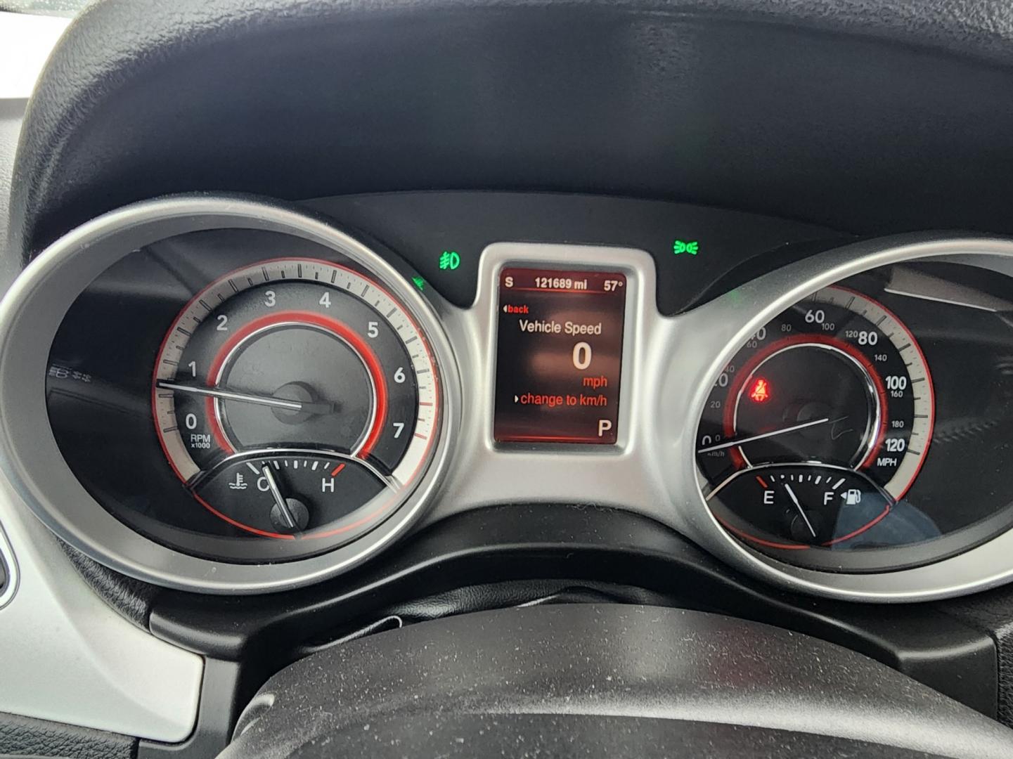 2014 RED /Black Dodge Journey SXT AWD (3C4PDDBG8ET) with an 3.6L V6 DOHC 24V engine, 6-Speed Automatic transmission, located at 1221 Madison St., Shelbyville, TN, 37160, (931) 680-9439, 0.000000, 0.000000 - Photo#8